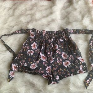 Wild Fable Black with Pink Floral tie waist shorts size M
